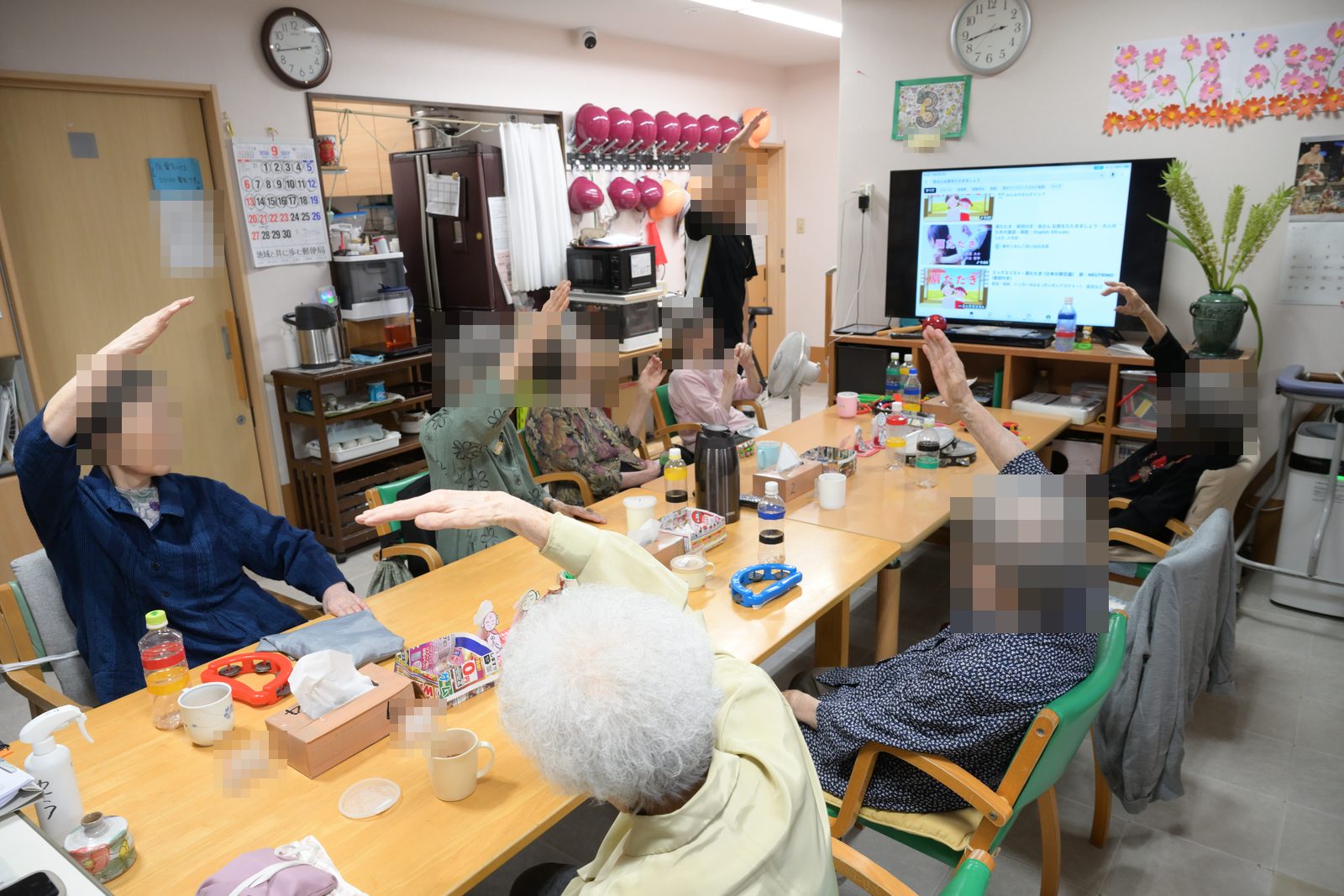 みんなで体操をしている様子